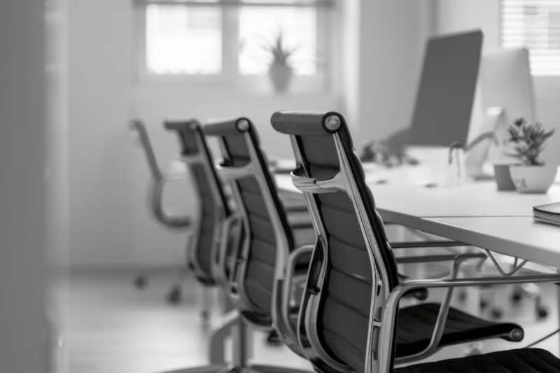 Como Escolher a Mesa de Trabalho Compartilhada Ideal para Sua Equipe Como Escolher a Mesa de Trabalho Compartilhada Ideal para Sua Equipe